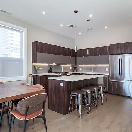 Breathtaking Chi Unit In River North With Rooftop Deck - Penthouse A - Sleeps 11