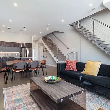 Breathtaking Chi Unit In River North With Rooftop Deck - Penthouse A - Sleeps 11