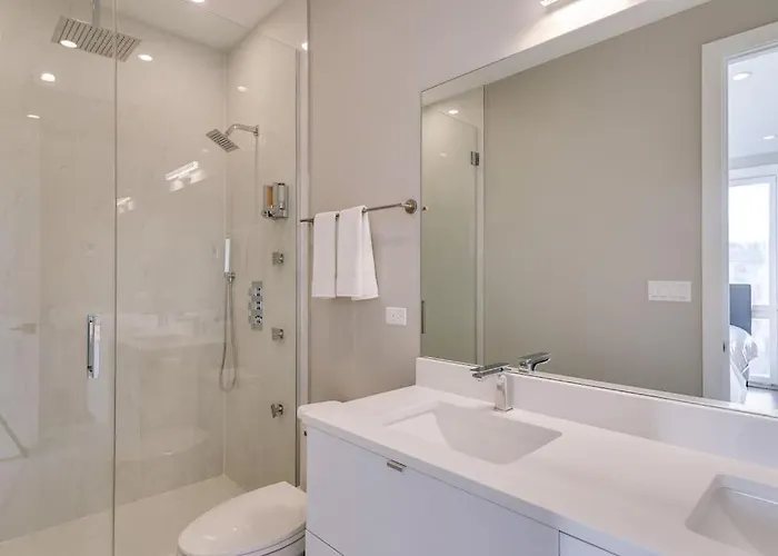 Breathtaking Chi Unit In River North With Rooftop Deck - Penthouse A - Sleeps 11 * Chicago