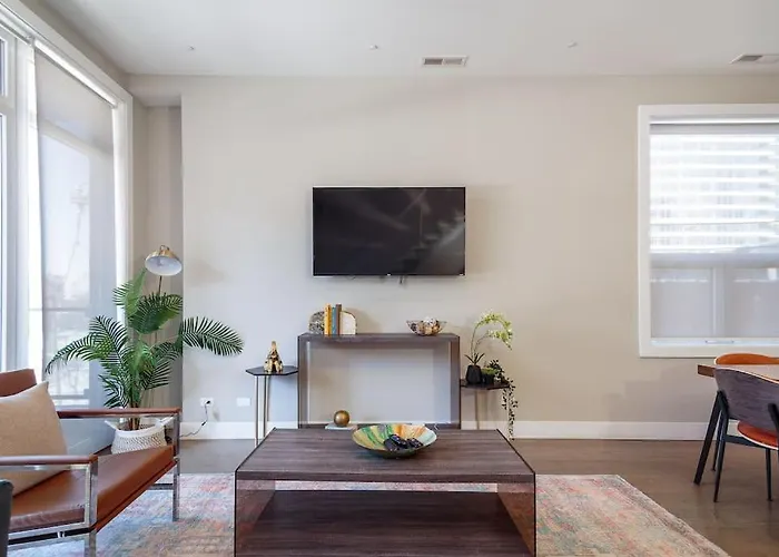 Breathtaking Chi Unit In River North With Rooftop Deck - Penthouse A - Sleeps 11 *