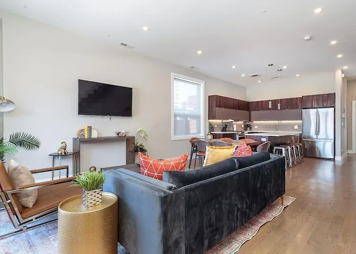 Breathtaking Chi Unit In River North With Rooftop Deck - Penthouse A - Sleeps 11