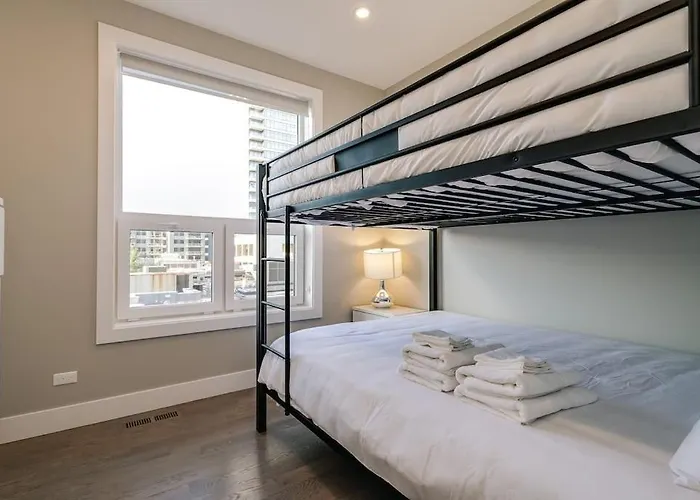 Ferienhaus Breathtaking Chi Unit In River North With Rooftop Deck - Penthouse A - Sleeps 11 Chicago