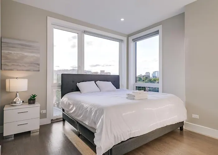 Breathtaking Chi Unit In River North With Rooftop Deck - Penthouse A - Sleeps 11 * Chicago